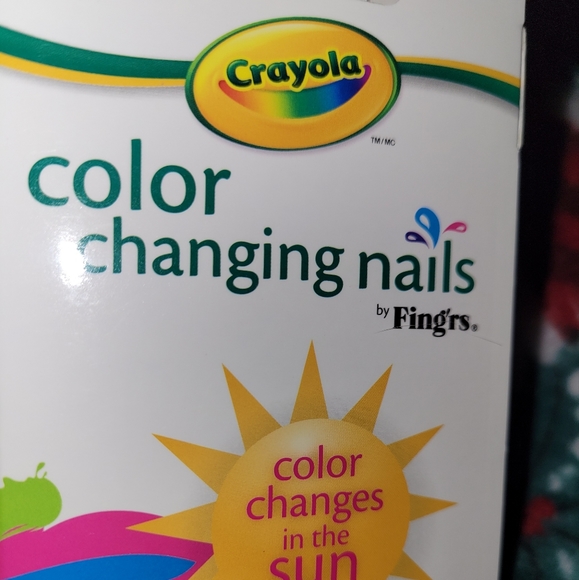 5/$25 CRAYOLA Color Changing Nails by Fingrs New in Box - Picture 2 of 4